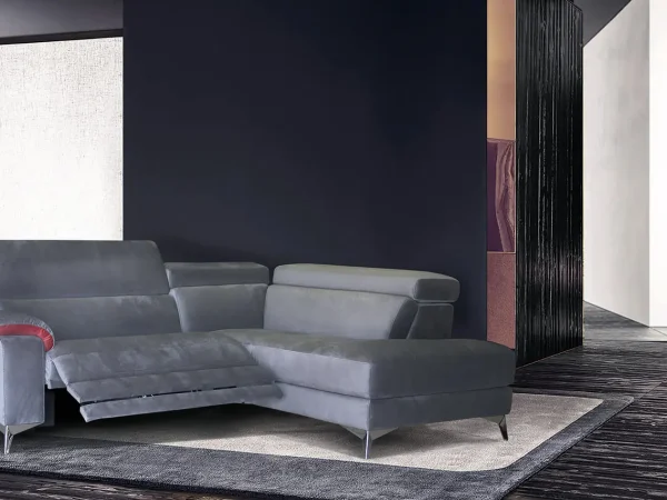 Divano ad angolo con 1 relax xxl elettrico in microfibra Nabuk modello Life - foto 2 di 2