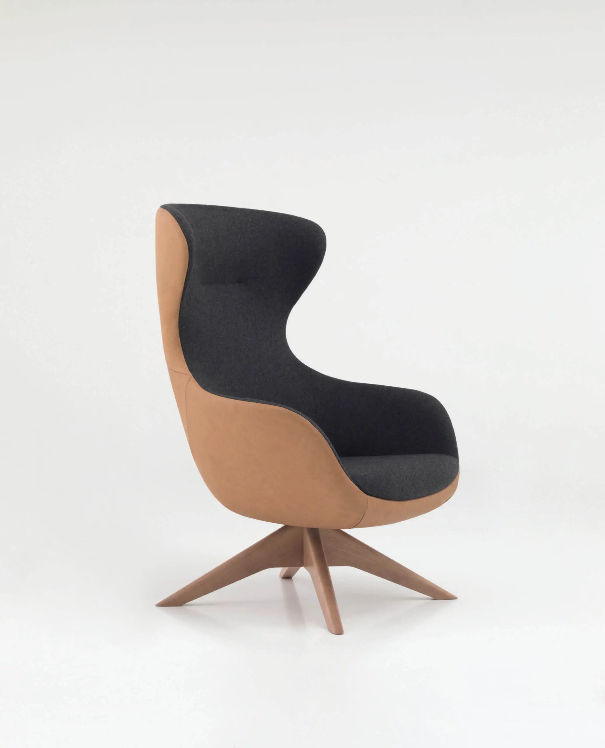 Poltrona modello Queen + Pouf - foto 6 di 18 Poltrona modello Queen + Pouf - foto 6 di 18