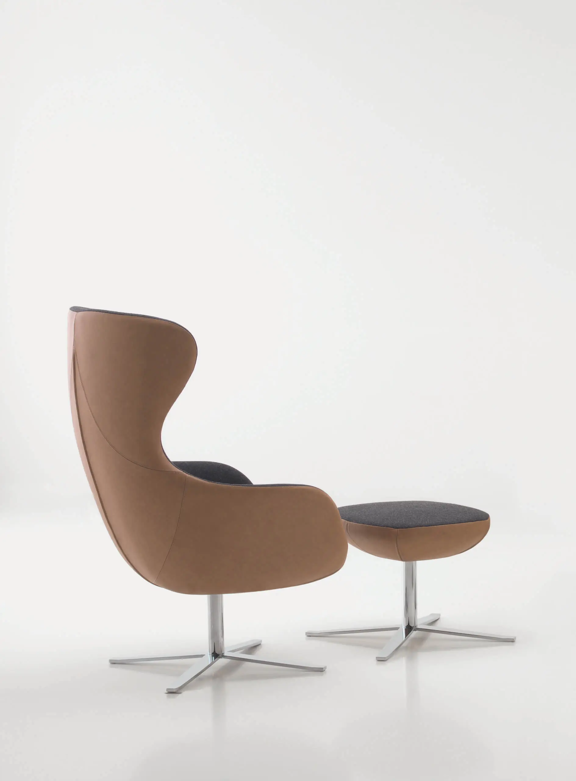 Poltrona modello Queen + Pouf - foto 7 di 18 Poltrona modello Queen + Pouf - foto 7 di 18